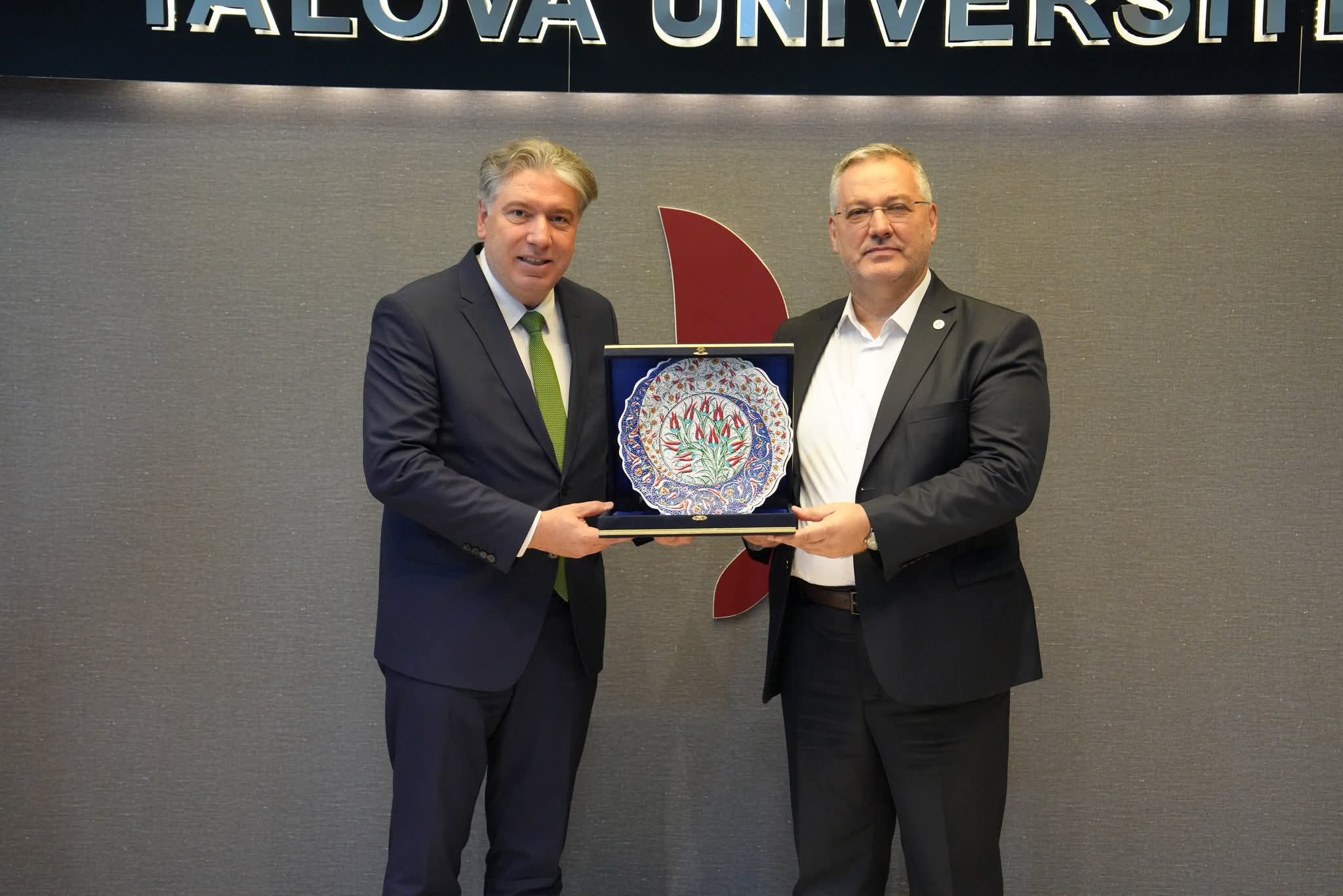 YALOVA ÜNİVERSİTESİ ULUSLARARASI VİZYONUNU GÜÇLENDİRİYOR: REKTÖR BAHÇEKAPILI YOĞUN TEMASLARDA BULUNDU 9 YALOVA ÜNİVERSİTESİ ULUSLARARASI VİZYONUNU GÜÇLENDİRİYOR: REKTÖR BAHÇEKAPILI YOĞUN TEMASLARDA BULUNDU