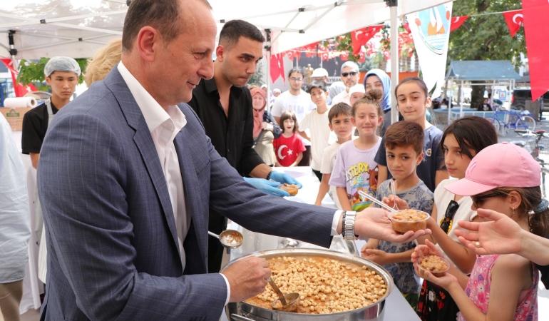 Çiftlikköy Belediyesi'nden Aşure Günü Etkinliği