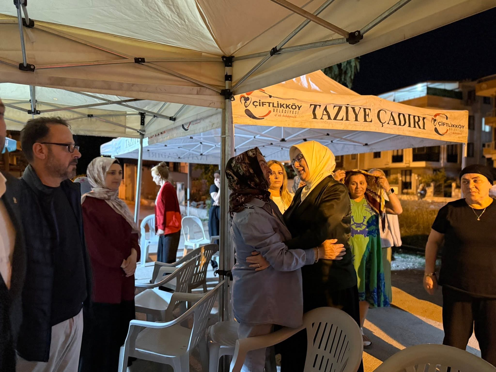 AK Parti Yalova Milletvekili Meliha Akyol, Mezuniyet Töreni ve Düğün Programında Vatandaşlarla Buluştu