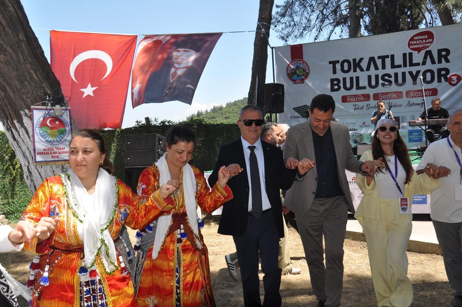 TOKATLILAR YALOVA’DA TEK YÜREK OLDU: BİRLİK, BERABERLİK VE DAYANIŞMA ŞÖLENİNE YOĞUN İLGİ 4 TOKATLILAR YALOVA’DA TEK YÜREK OLDU: BİRLİK, BERABERLİK VE DAYANIŞMA ŞÖLENİNE YOĞUN İLGİ
