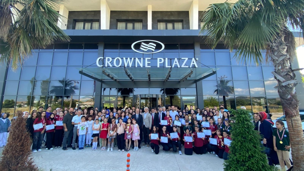 YALOVA'DA “BİR TAKIM OKUMALAR” KİTAP OKUMA YARIŞMASINDA ÖDÜLLER SAHİPLERİNİ BULDU