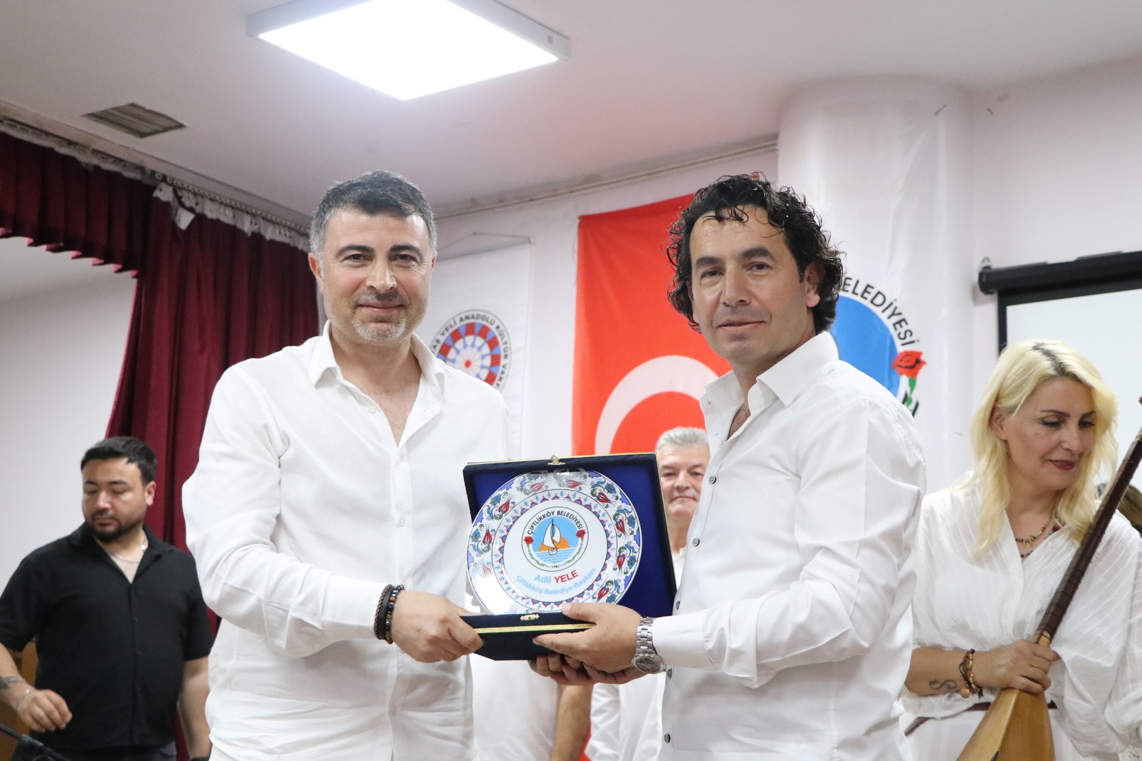 Çiftlikköy’de Türküler “Tenburnâme” Konseriyle Can Buldu 6 Çiftlikköy’de Türküler “Tenburnâme” Konseriyle Can Buldu