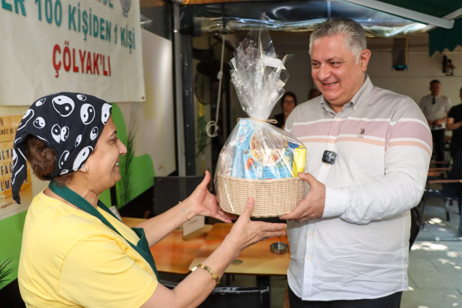 Başkan Gürel'den Anlamlı Doğum Günü Sürprizi: Çölyak Aşçısı Güler Tan'ın Doğum Gününü Kutladı