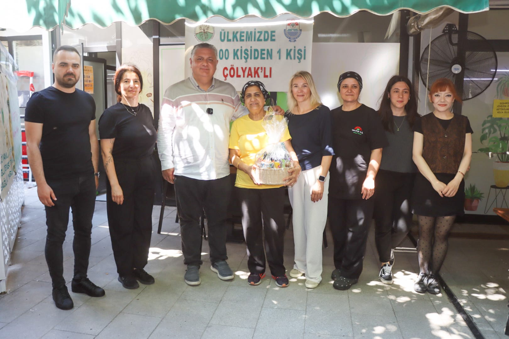 Başkan Gürel'den Anlamlı Doğum Günü Sürprizi: Çölyak Aşçısı Güler Tan'ın Doğum Gününü Kutladı