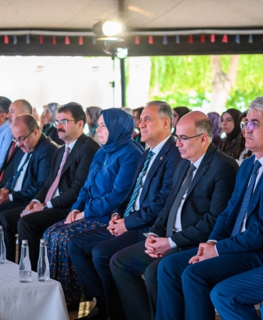 Yalova’da 9. Türkiye Münazaraları Ödül Töreni Düzenlendi: Başarılı Öğrencilere Ödülleri Takdim Edildi 8 Yalova’da 9. Türkiye Münazaraları Ödül Töreni Düzenlendi: Başarılı Öğrencilere Ödülleri Takdim Edildi