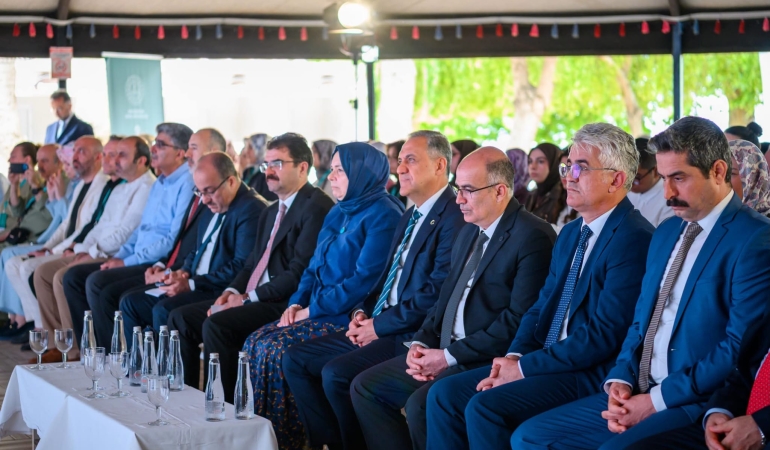Yalova’da 9. Türkiye Münazaraları Ödül Töreni Düzenlendi: Başarılı Öğrencilere Ödülleri Takdim Edildi
