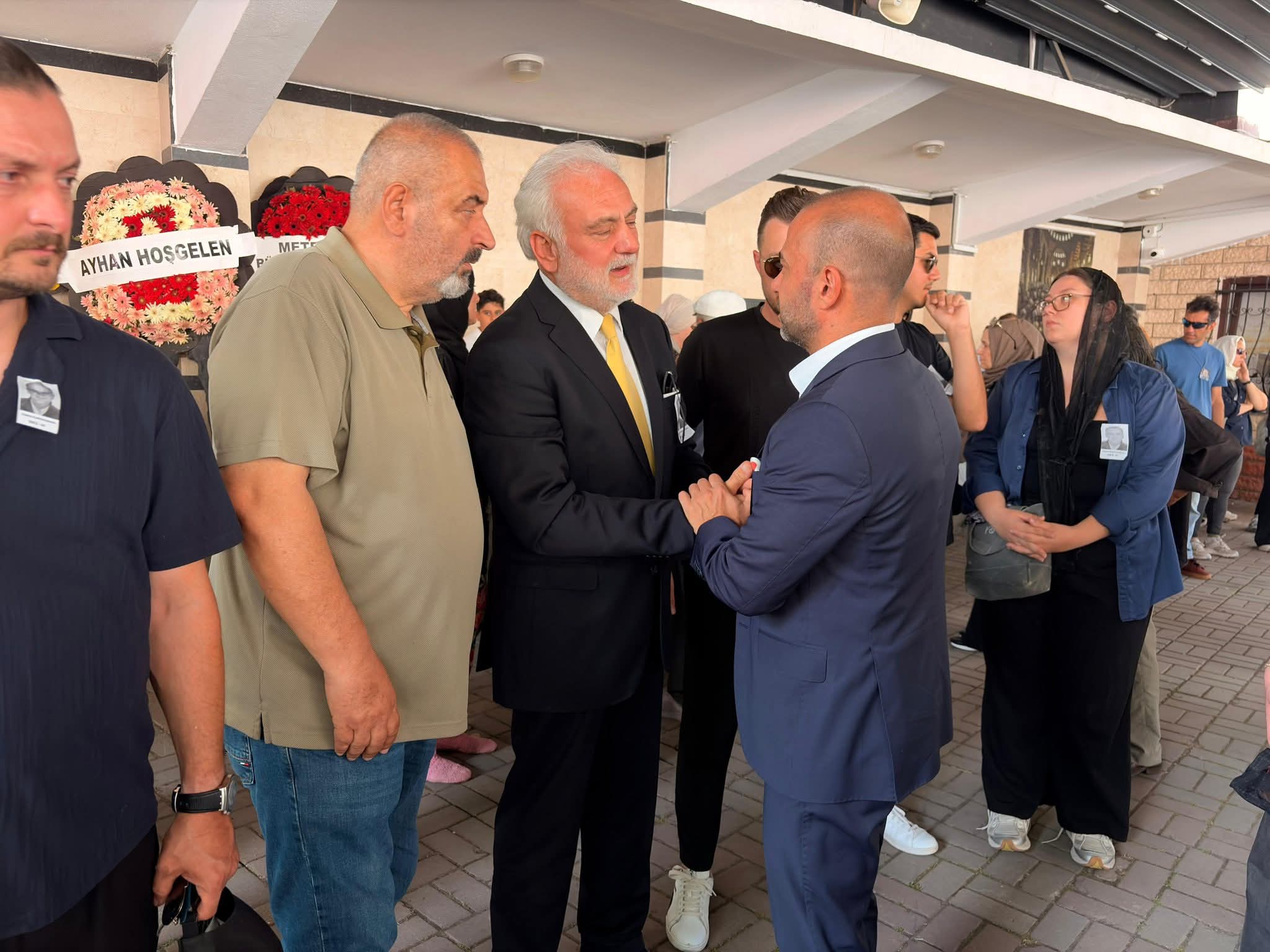 Vehbi Aydoğan Son Yolculuğuna Uğurlandı: Yalova Spor ve İş Dünyasının Acı Kaybı 5 Vehbi Aydoğan Son Yolculuğuna Uğurlandı: Yalova Spor ve İş Dünyasının Acı Kaybı