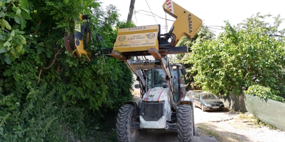 Yalova’da Köy Yollarında Güvenlik Seferberliği: Yol Kenarlarında Budama ve Temizlik Çalışmaları Aralıksız Devam Ediyor 10 Yalova’da Köy Yollarında Güvenlik Seferberliği: Yol Kenarlarında Budama ve Temizlik Çalışmaları Aralıksız Devam Ediyor