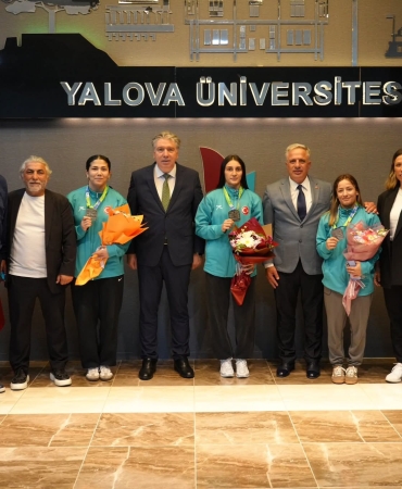 Dünya Şampiyonları Rektörlükte Ağırlandı 4 Dünya Şampiyonları Rektörlükte Ağırlandı