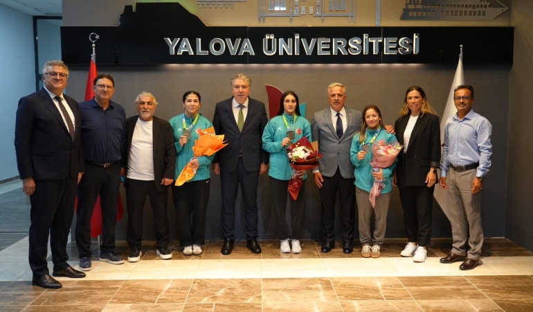 Dünya Şampiyonları Rektörlükte Ağırlandı 1 Dünya Şampiyonları Rektörlükte Ağırlandı