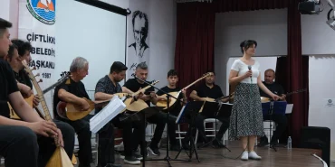Çiftlikköy’de Bağlama Kursiyerlerinden Türkü Şöleni