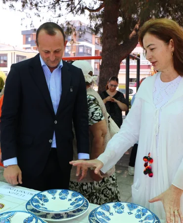 Çiftlikköy’de Çini Kursu Sergisi Sanatseverlerle Buluşuyor 7 Çiftlikköy’de Çini Kursu Sergisi Sanatseverlerle Buluşuyor