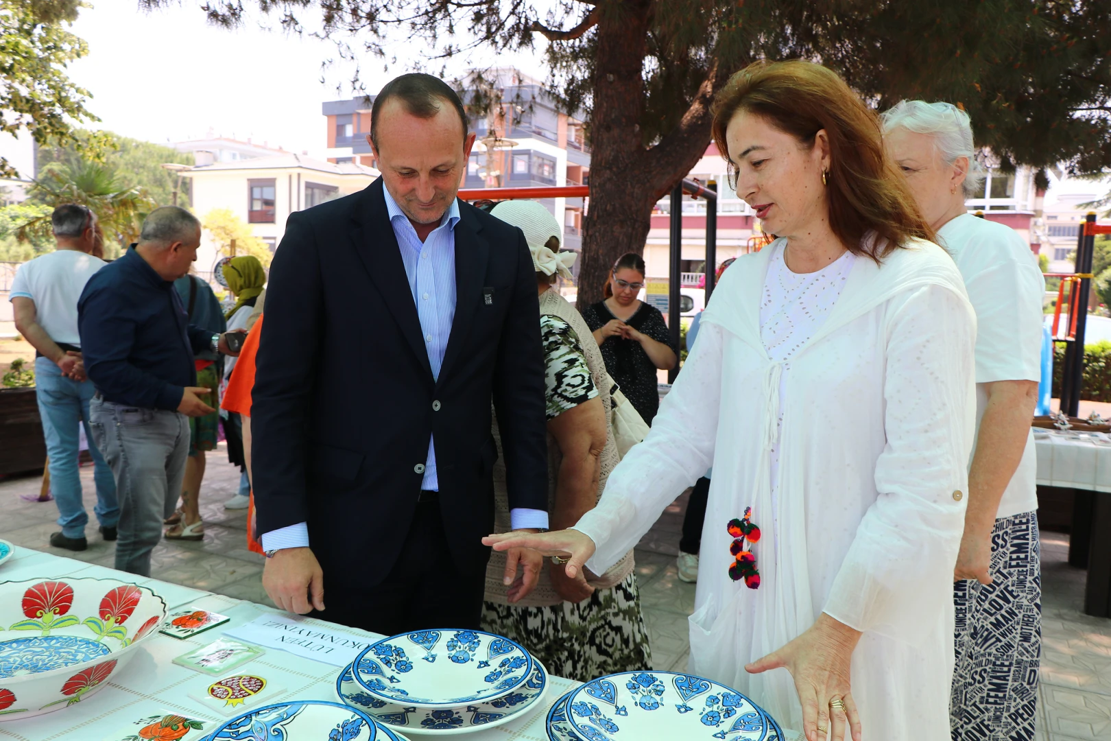 Çiftlikköy’de Çini Kursu Sergisi Sanatseverlerle Buluşuyor 10 Çiftlikköy’de Çini Kursu Sergisi Sanatseverlerle Buluşuyor