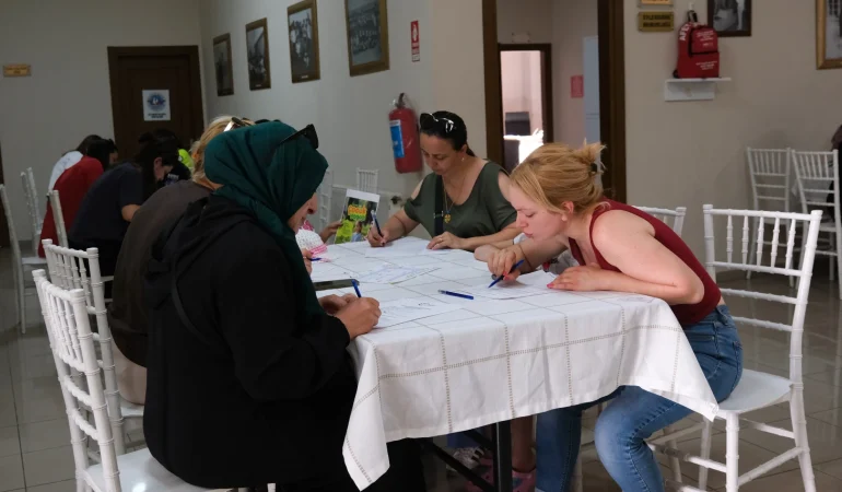 Çiftlikköy Belediyesi Yaz Kurslarına Yoğun İlgi: Kontenjanların Yarısı İlk Günde Doldu