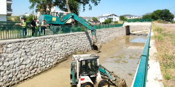 Çiftlikköy’de Dere Islahı ve Temizlik Seferberliği: Kazımiye ve Gacık Dereleri Yaz Sezonuna Hazırlanıyor 25 Çiftlikköy’de Dere Islahı ve Temizlik Seferberliği: Kazımiye ve Gacık Dereleri Yaz Sezonuna Hazırlanıyor