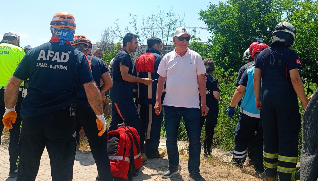 Yalova’da Dereye Uçan Araçtan Yaralı Vatandaş Kurtarıldı