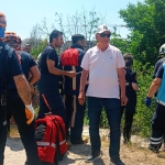Yalova’da Dereye Uçan Araçtan Yaralı Vatandaş Kurtarıldı 23 Yalova’da Dereye Uçan Araçtan Yaralı Vatandaş Kurtarıldı