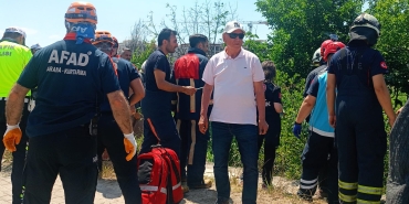 Yalova’da Dereye Uçan Araçtan Yaralı Vatandaş Kurtarıldı 66 Yalova’da Dereye Uçan Araçtan Yaralı Vatandaş Kurtarıldı