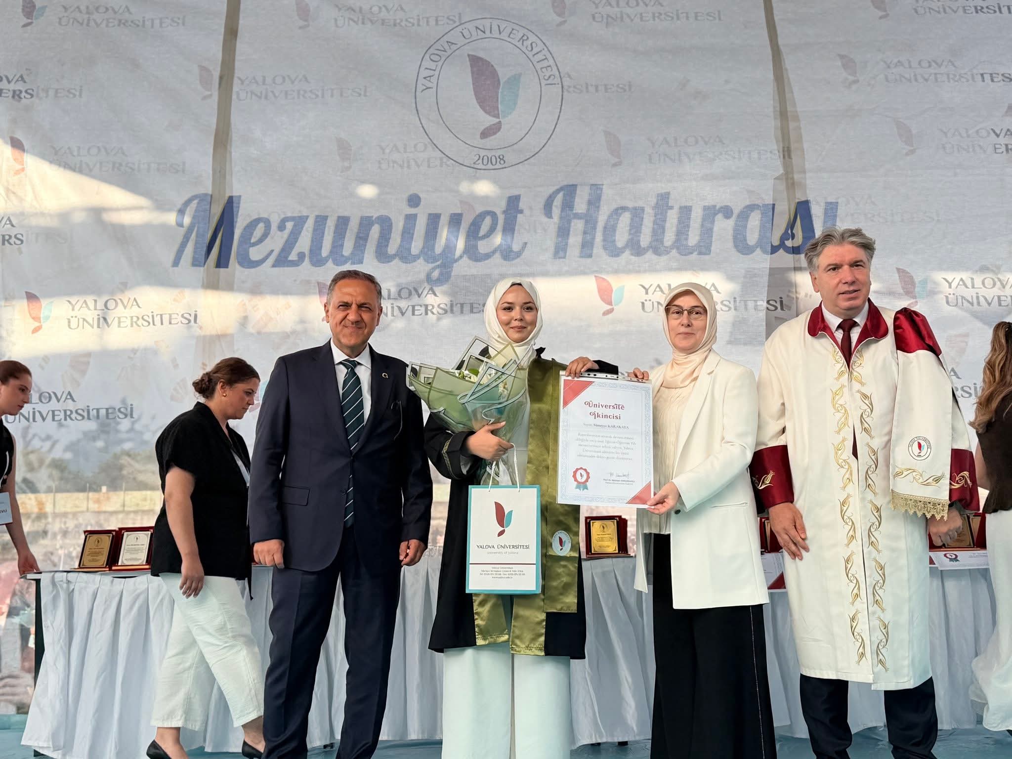 AK Parti Yalova Milletvekili Meliha Akyol, Mezuniyet Töreni ve Düğün Programında Vatandaşlarla Buluştu