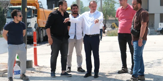 BAŞKAN ADİL YELE ASFALT ÇALIŞMALARINI YERİNDE İNCELEDİ: ÇİFTLİKKÖY’DE ULAŞIM AĞI GÜÇLENİYOR 43 BAŞKAN ADİL YELE ASFALT ÇALIŞMALARINI YERİNDE İNCELEDİ: ÇİFTLİKKÖY’DE ULAŞIM AĞI GÜÇLENİYOR