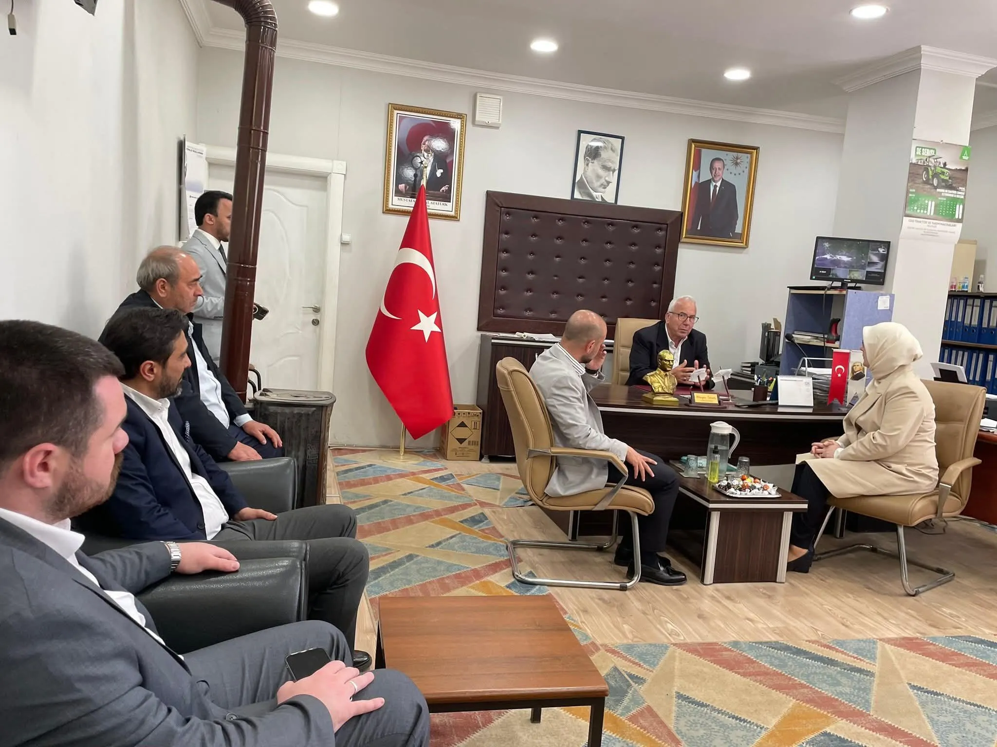 AK Parti Yalova Teşkilatından Bayramın Son Gününde Köy Çıkarması: Vatandaşların Talepleri Yerinde Dinlendi 6 AK Parti Yalova Teşkilatından Bayramın Son Gününde Köy Çıkarması: Vatandaşların Talepleri Yerinde Dinlendi