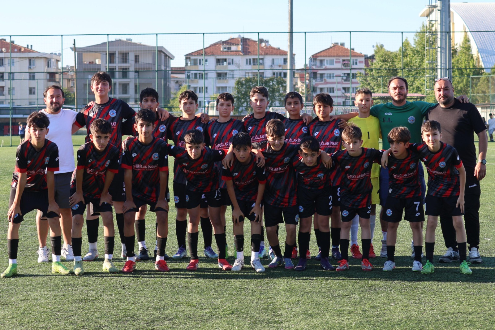 ÇİFTLİKKÖY’ÜN U-13’LERİ SEZONU İKİNCİ TAMAMLADI 4 ÇİFTLİKKÖY’ÜN U-13’LERİ SEZONU İKİNCİ TAMAMLADI
