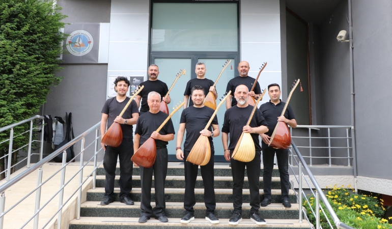 ÇİFTLİKKÖY’DE BAĞLAMA KURSİYERLERİNDEN YIL SONU DİNLETİSİ 1 ÇİFTLİKKÖY’DE BAĞLAMA KURSİYERLERİNDEN YIL SONU DİNLETİSİ
