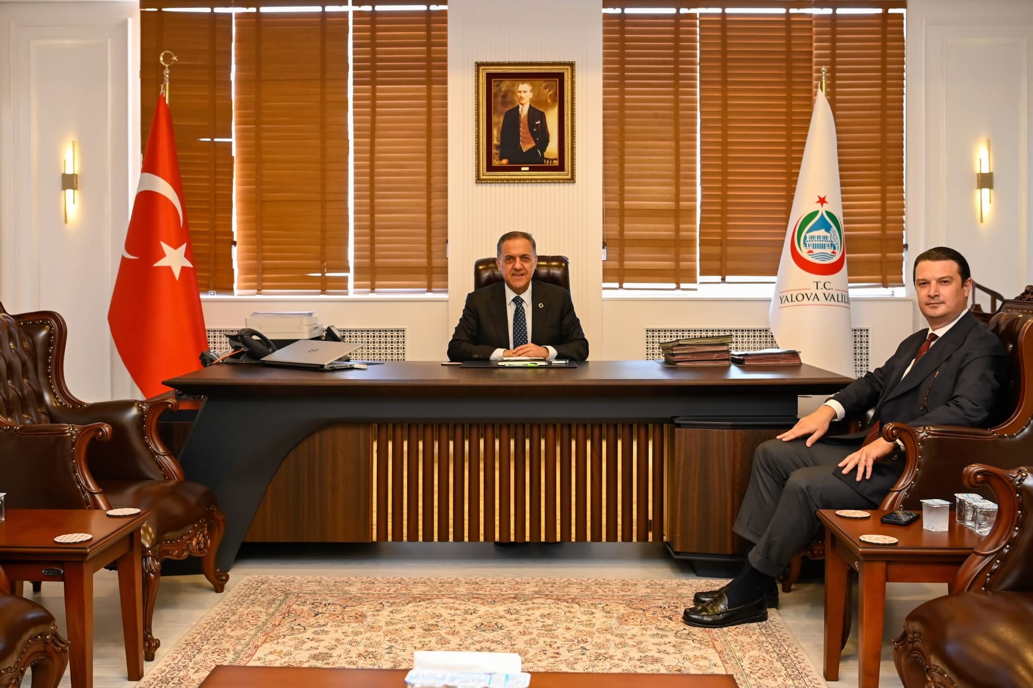 Yalova Valisi Dr. Ahmet Hamdi Usta, İş İnsanı Kemal Baş’ı Makamında Kabul Etti 13 Yalova Valisi Dr. Ahmet Hamdi Usta, İş İnsanı Kemal Baş’ı Makamında Kabul Etti