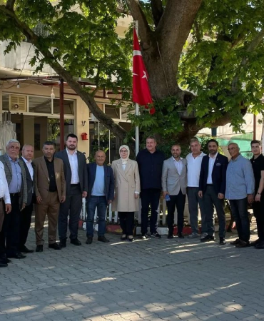 AK Parti Yalova Teşkilatından Bayramın Son Gününde Köy Çıkarması: Vatandaşların Talepleri Yerinde Dinlendi