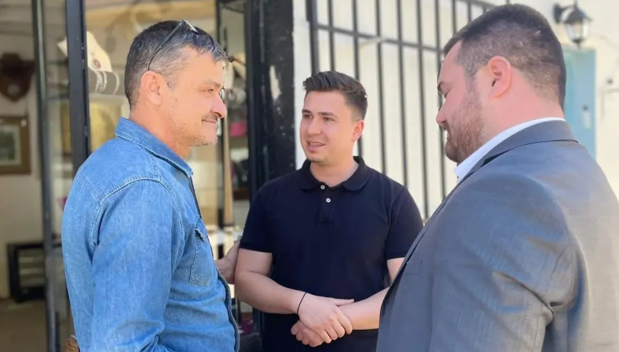 AK Parti Yalova Teşkilatından Bayramın Son Gününde Köy Çıkarması: Vatandaşların Talepleri Yerinde Dinlendi 5 AK Parti Yalova Teşkilatından Bayramın Son Gününde Köy Çıkarması: Vatandaşların Talepleri Yerinde Dinlendi