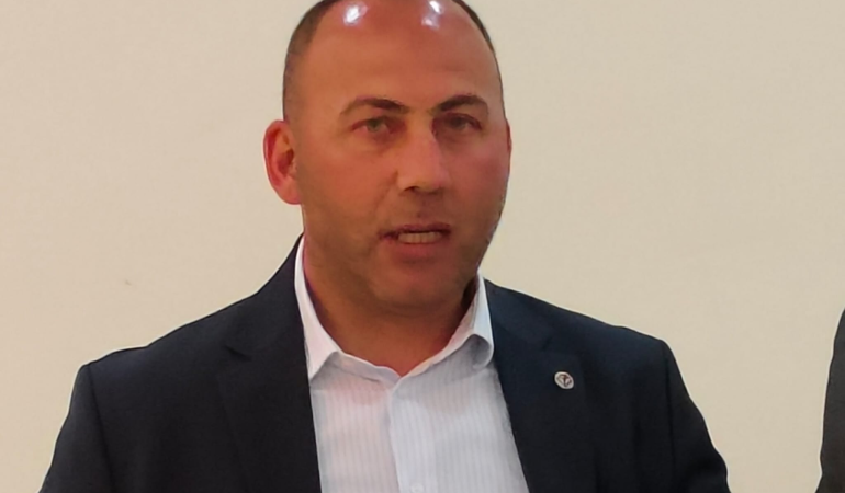 AK Parti Çınarcık İlçe Başkanı Mehmet Özalp’tan Başkan Avni Kurt’a Sert Eleştiriler: 1 AK Parti Çınarcık İlçe Başkanı Mehmet Özalp’tan Başkan Avni Kurt’a Sert Eleştiriler: