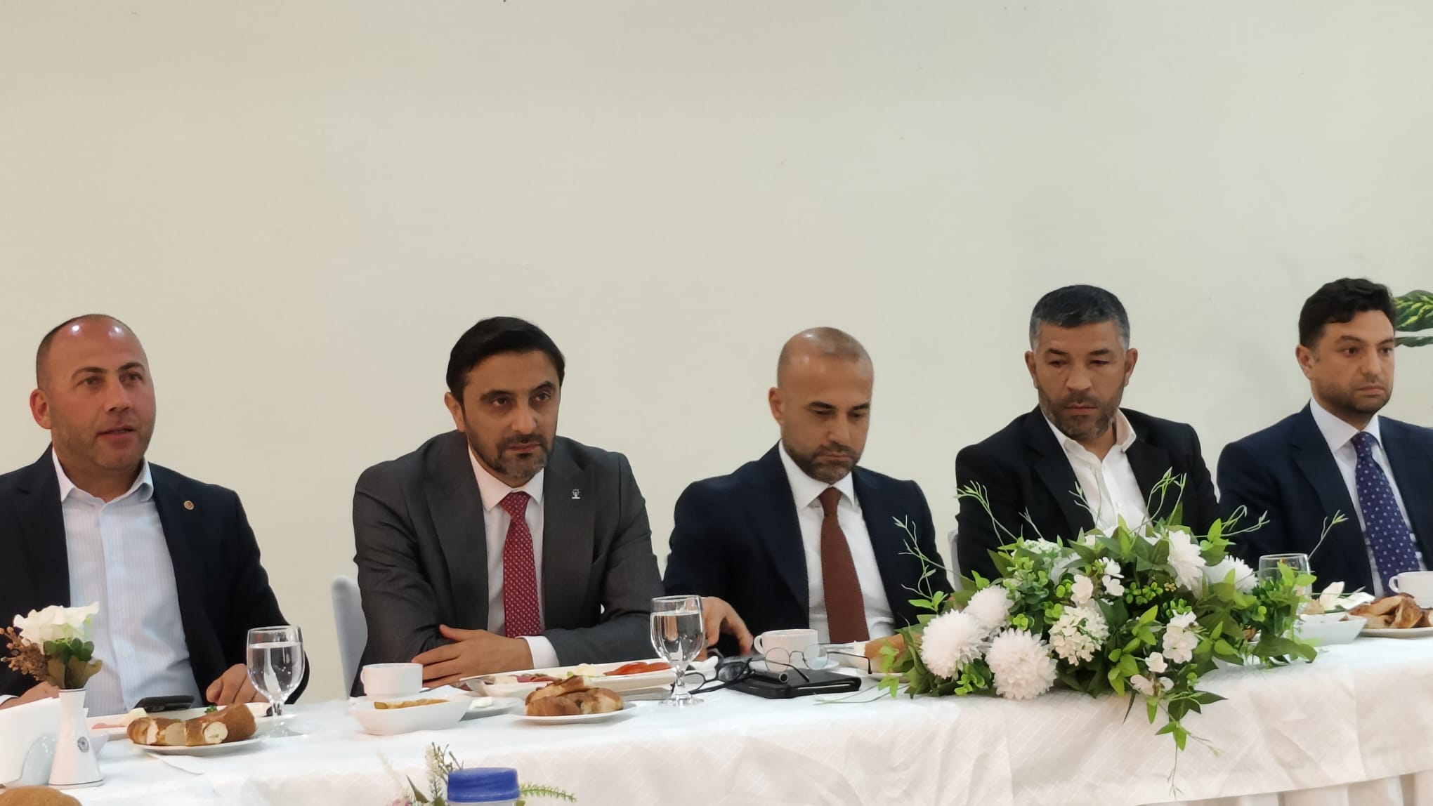 AK Parti Çınarcık İlçe Başkanı Mehmet Özalp’tan Başkan Avni Kurt’a Sert Eleştiriler: 4 AK Parti Çınarcık İlçe Başkanı Mehmet Özalp’tan Başkan Avni Kurt’a Sert Eleştiriler: