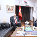 Ankara Ticaret Odası Başkanı Gürsel Baran, Yalova Eğitim ve Araştırma Hastanesi Başhekimi Hasan Ergenç’i Ağırladı 24 Ankara Ticaret Odası Başkanı Gürsel Baran, Yalova Eğitim ve Araştırma Hastanesi Başhekimi Hasan Ergenç’i Ağırladı