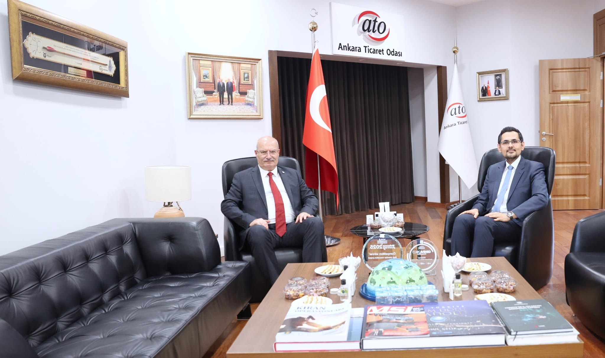 Ankara Ticaret Odası Başkanı Gürsel Baran, Yalova Eğitim ve Araştırma Hastanesi Başhekimi Hasan Ergenç’i Ağırladı 4 Ankara Ticaret Odası Başkanı Gürsel Baran, Yalova Eğitim ve Araştırma Hastanesi Başhekimi Hasan Ergenç’i Ağırladı