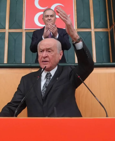 Bahçeli’den CHP Mesajı: “Yargıtay Kararını Bir An Önce Vermeli” 9 Bahçeli’den CHP Mesajı: “Yargıtay Kararını Bir An Önce Vermeli”