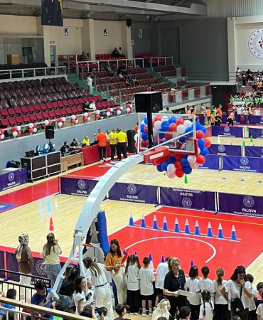 Yalova’da Çocuk Oyunları Şenliği Finali Coşku Dolu Anlara Sahne Oldu 2 Yalova’da Çocuk Oyunları Şenliği Finali Coşku Dolu Anlara Sahne Oldu