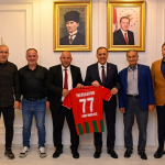 Yalovaspor Yönetiminden Vali Usta’ya Ziyaret: “Sporun ve Sporcunun Yanındayız”
