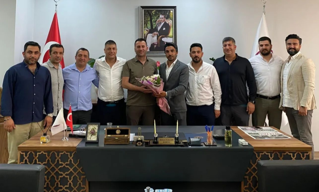 Yalova Hınıslılar Derneği’nden Esnaf ve Sanatkârlar Odası’na Ziyaret