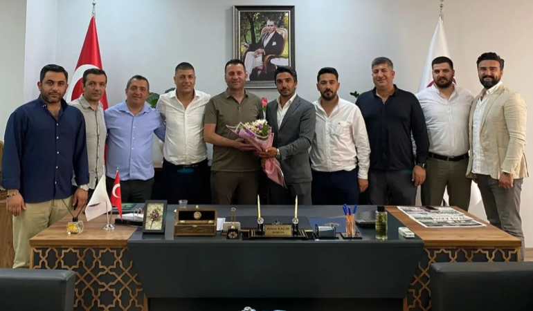 Yalova Hınıslılar Derneği’nden Esnaf ve Sanatkârlar Odası’na Ziyaret 1 Yalova Hınıslılar Derneği’nden Esnaf ve Sanatkârlar Odası’na Ziyaret