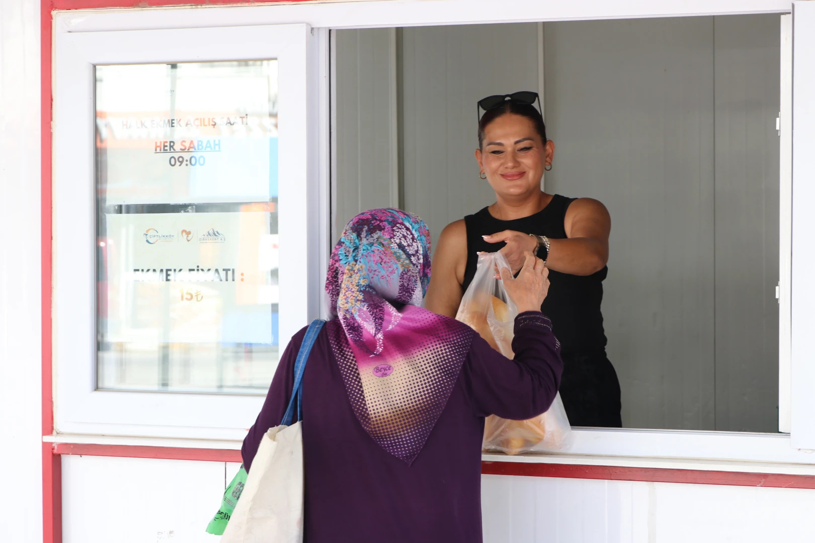 Çiftlikköy’de Halk Ekmek’e Yoğun İlgi: Mayıs Ayında 25 Bin Ekmek Vatandaşlarla Buluştu