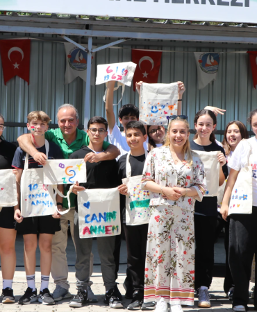 Bahçeşehir Koleji Öğrencilerinden Çiftlikköy’de Çevreye Örnek Geri Dönüşüm Etkinliği 2 Bahçeşehir Koleji Öğrencilerinden Çiftlikköy’de Çevreye Örnek Geri Dönüşüm Etkinliği