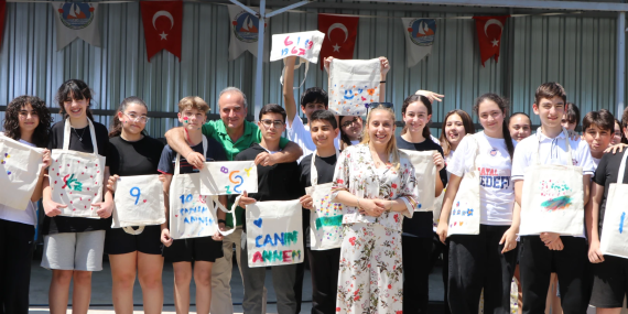 Bahçeşehir Koleji Öğrencilerinden Çiftlikköy’de Çevreye Örnek Geri Dönüşüm Etkinliği
