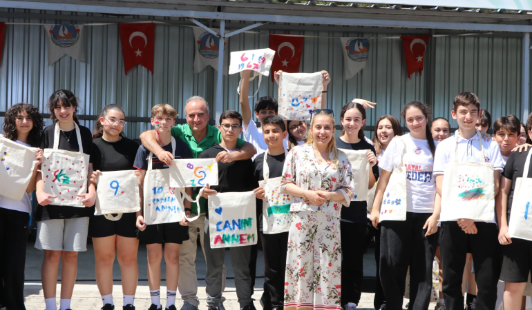 Bahçeşehir Koleji Öğrencilerinden Çiftlikköy’de Çevreye Örnek Geri Dönüşüm Etkinliği 6 Bahçeşehir Koleji Öğrencilerinden Çiftlikköy’de Çevreye Örnek Geri Dönüşüm Etkinliği