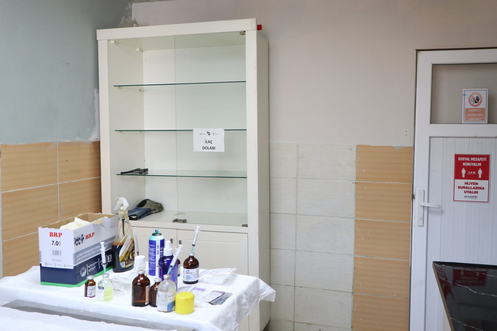 Çiftlikköy’de Hayvanseverlerden Barınağa Anlamlı Destek: SAHAV’ın Katkılarıyla Klinik Yenilendi