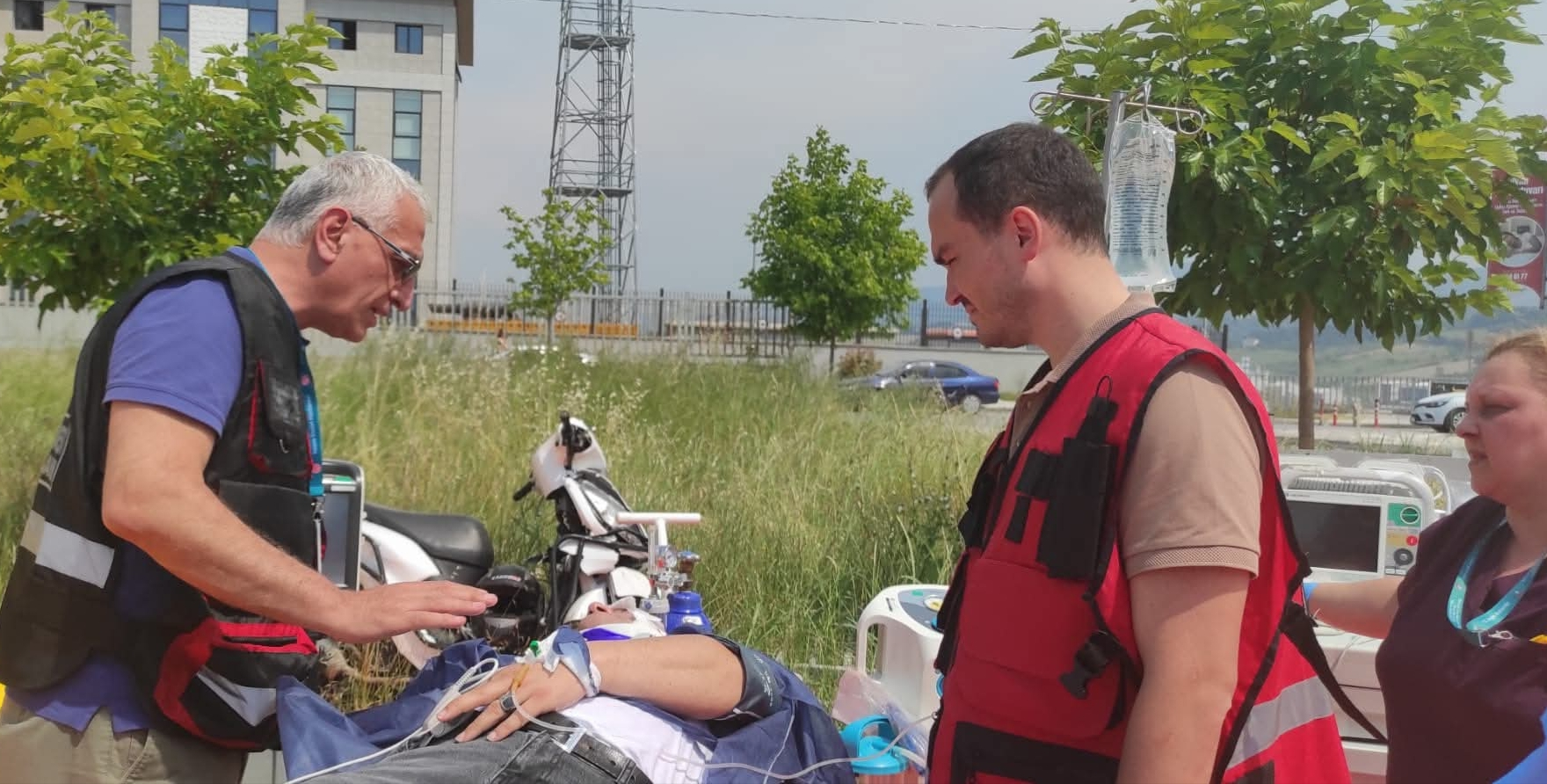 Yalova Eğitim ve Araştırma Hastanesi’nde Gerçeği Aratmayan Deprem Tatbikatı: 6 Yalova Eğitim ve Araştırma Hastanesi’nde Gerçeği Aratmayan Deprem Tatbikatı: