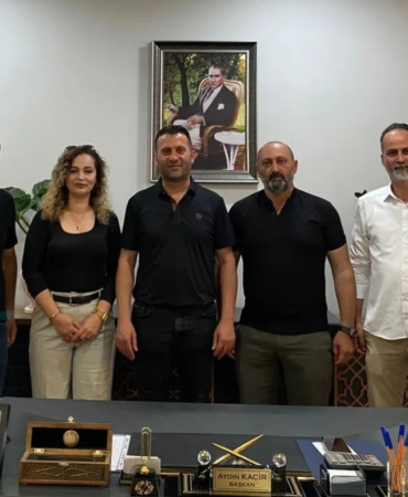 TEDB Yalova Yönetiminden Oda Başkanı Aydın Kacir’e Ziyaret 3 TEDB Yalova Yönetiminden Oda Başkanı Aydın Kacir’e Ziyaret
