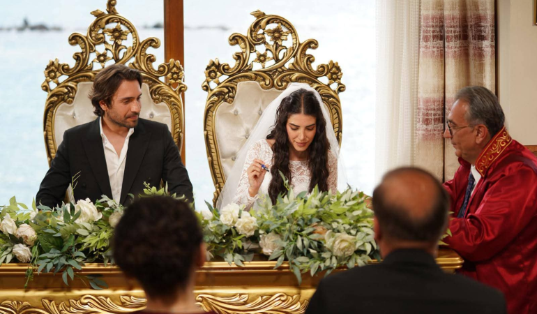 Esme ve Adil’in Nikâhını Başkan Azizoğlu Kıydı 6 Esme ve Adil’in Nikâhını Başkan Azizoğlu Kıydı