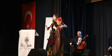 Hoş Sada Korosu’ndan Yalova’da Unutulmaz Yaz Konseri: Türk Sanat Müziği Rüzgârı Esti 5 Hoş Sada Korosu’ndan Yalova’da Unutulmaz Yaz Konseri: Türk Sanat Müziği Rüzgârı Esti