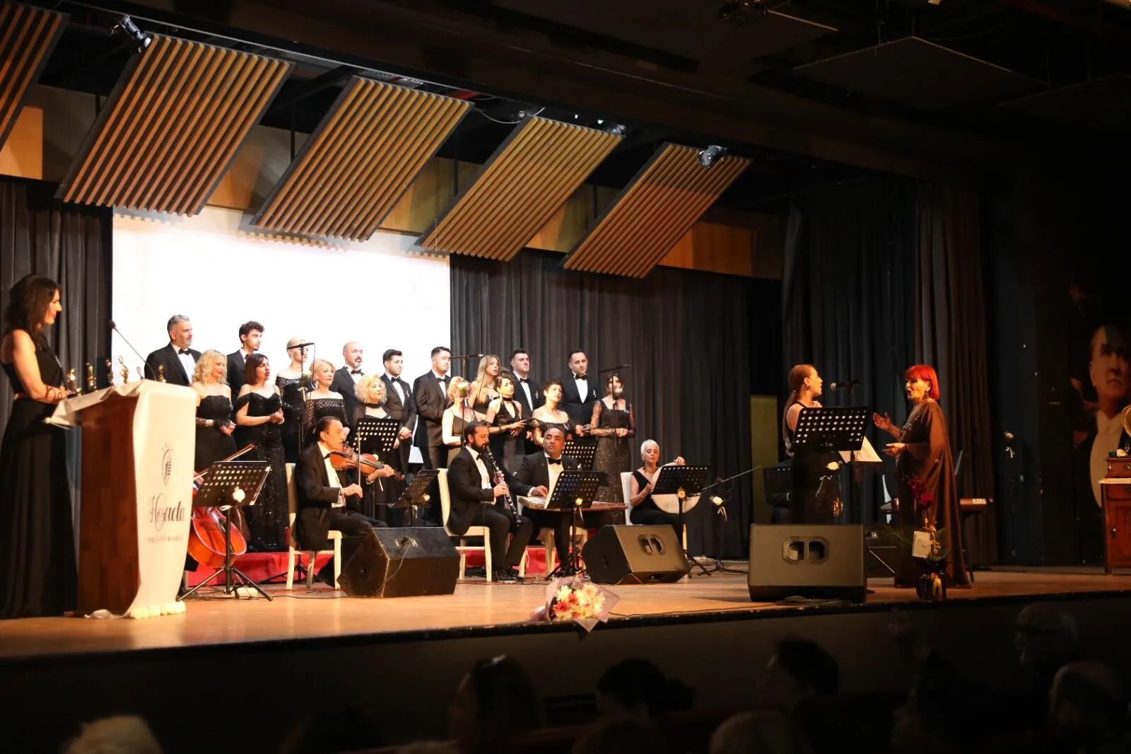 Hoş Sada Korosu’ndan Yalova’da Unutulmaz Yaz Konseri: Türk Sanat Müziği Rüzgârı Esti 5 Hoş Sada Korosu’ndan Yalova’da Unutulmaz Yaz Konseri: Türk Sanat Müziği Rüzgârı Esti