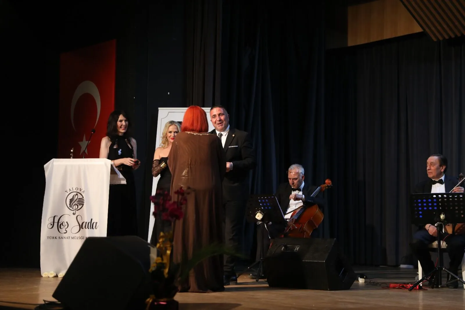 Hoş Sada Korosu’ndan Yalova’da Unutulmaz Yaz Konseri: Türk Sanat Müziği Rüzgârı Esti 13 Hoş Sada Korosu’ndan Yalova’da Unutulmaz Yaz Konseri: Türk Sanat Müziği Rüzgârı Esti